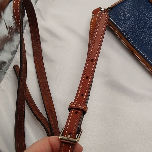 Dooney & Bourke Crossbody Bag Navy Blue Brown Pebbled Leather Adjustable - Picture 7 of 15